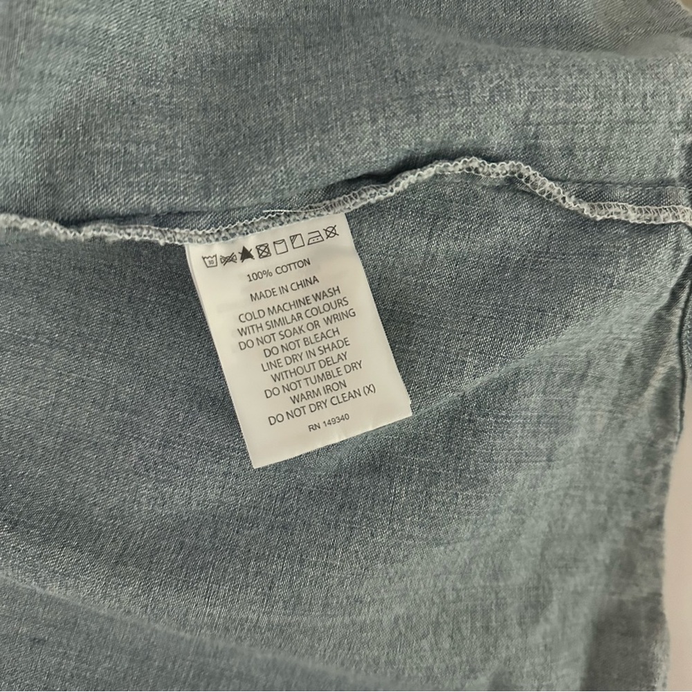 ROLLAS Denim Buttonup Top - Picture 2 of 4